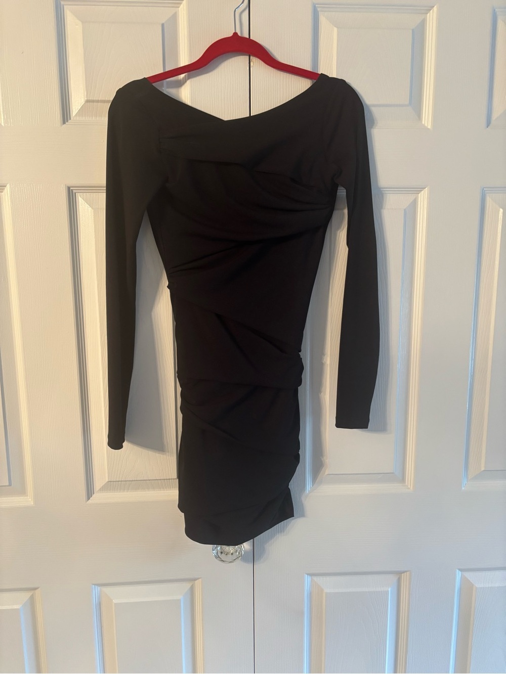 Elizabeth and James Black Long-Sleeve Ruched Sheath Dress